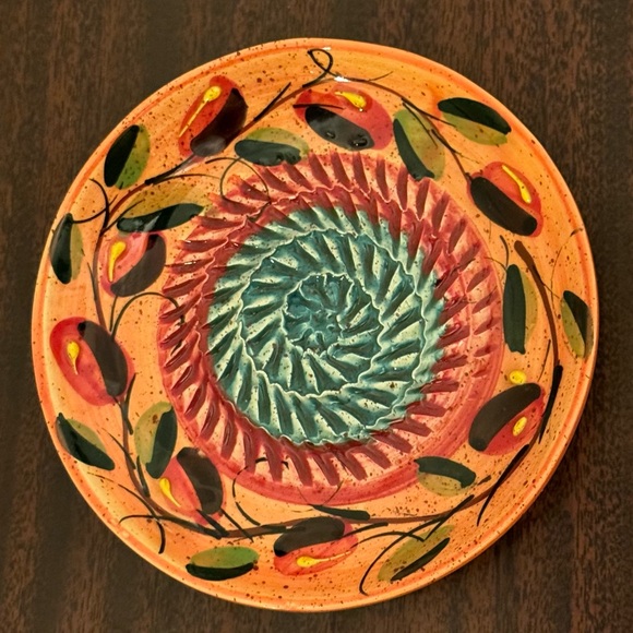 Gorgeous Hecho Amano Espana Ceramic Handpainted Garlic Grater 5” Colorful Plate - Picture 3 of 4